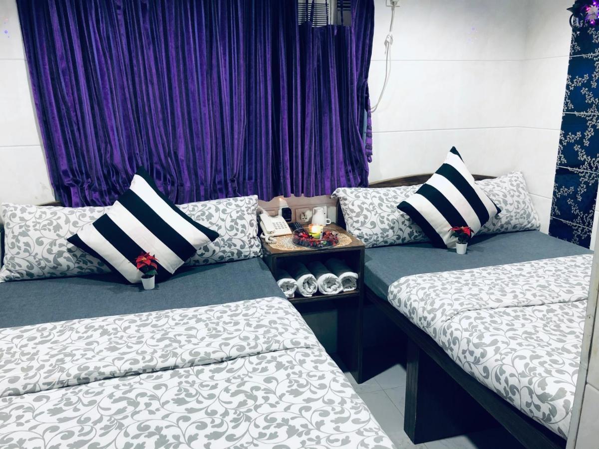 Rumah tetamu Premium Lounge